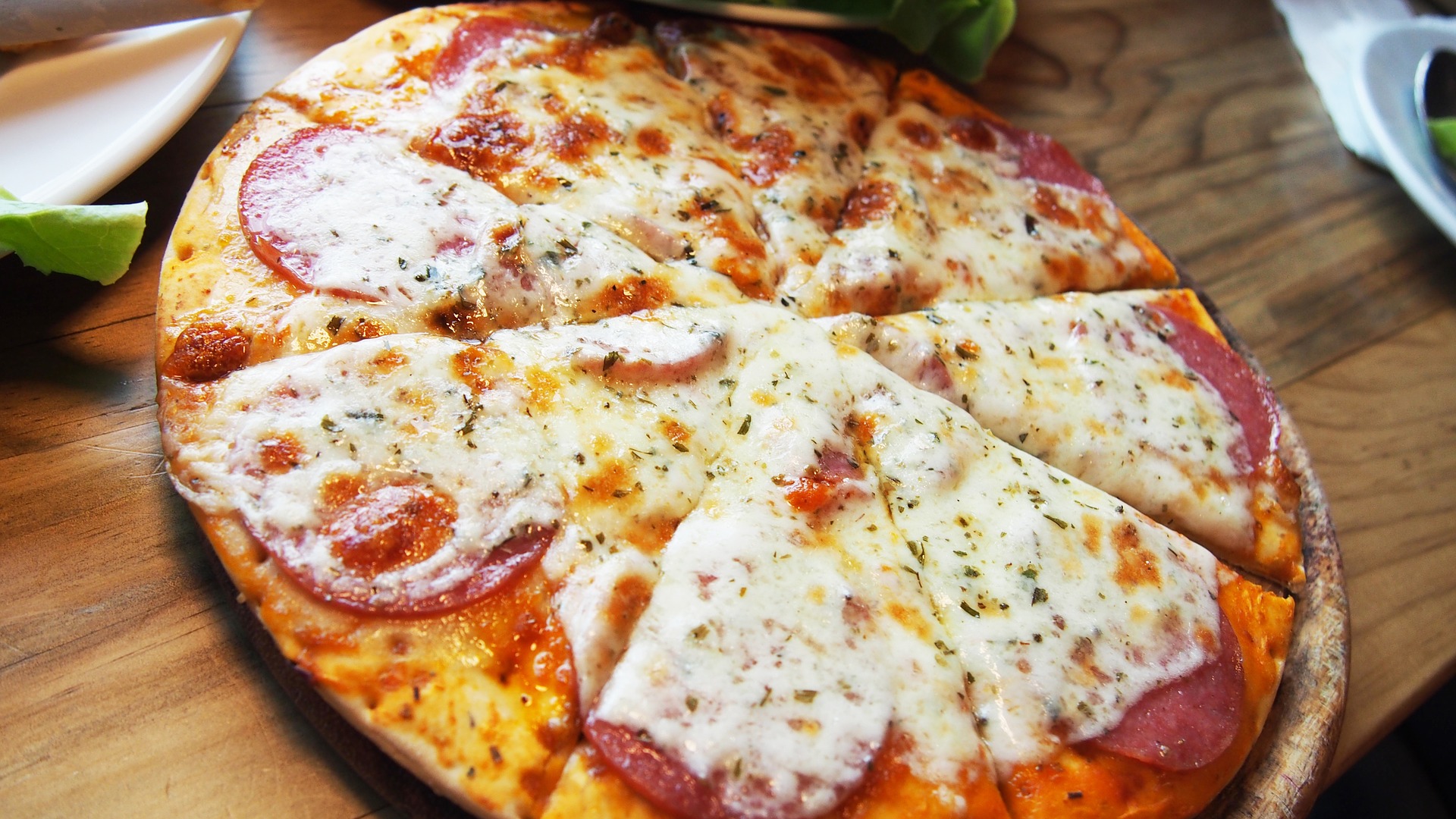 Pizza Salami - Pizzeria Bella Italia